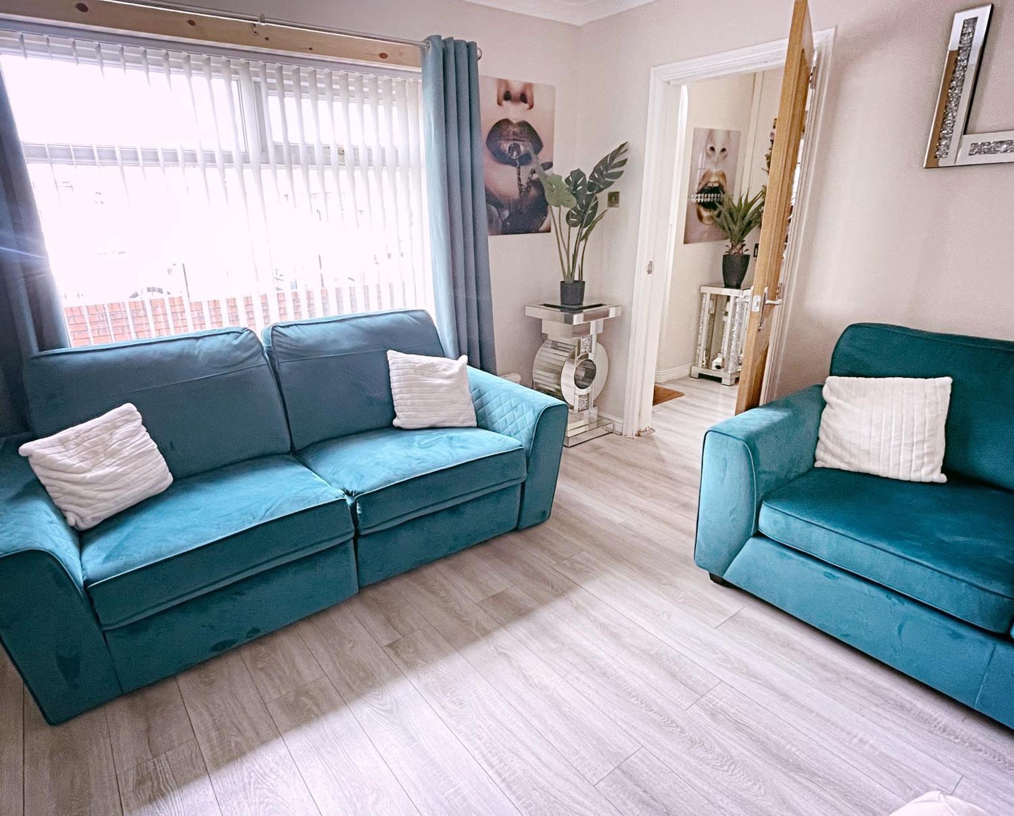 Entire 3-Bedroom Home In Oldham - Guest House Exterior foto